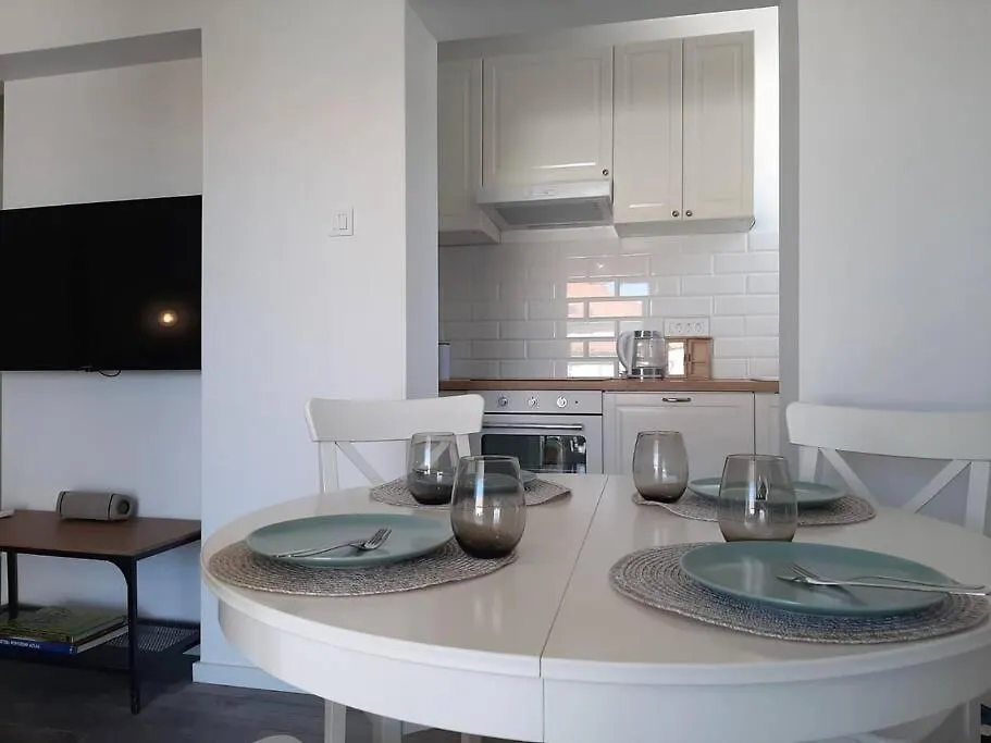 Apartment Isla With Heated Pool,Center, Near The Beach Preko Chorwacja
